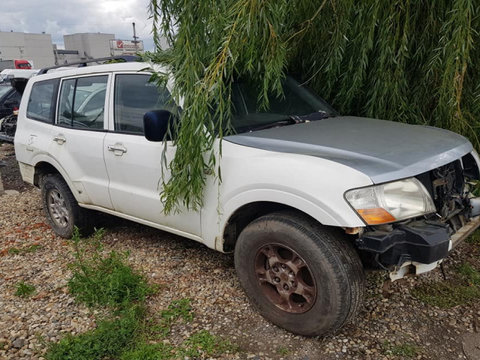 Dezmembram Mitsubishi Shogun Sport