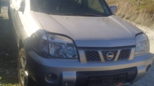 Dezmembram Nissan X Trail T30 motor 2.0 