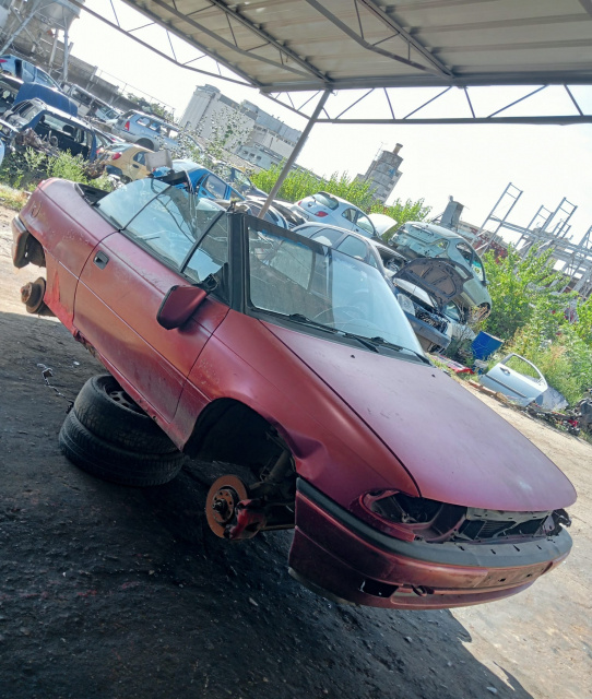 Dezmembram Opel Astra F [facelift] [1994 - 2002] Cabriolet 1.8 MT (116 hp)