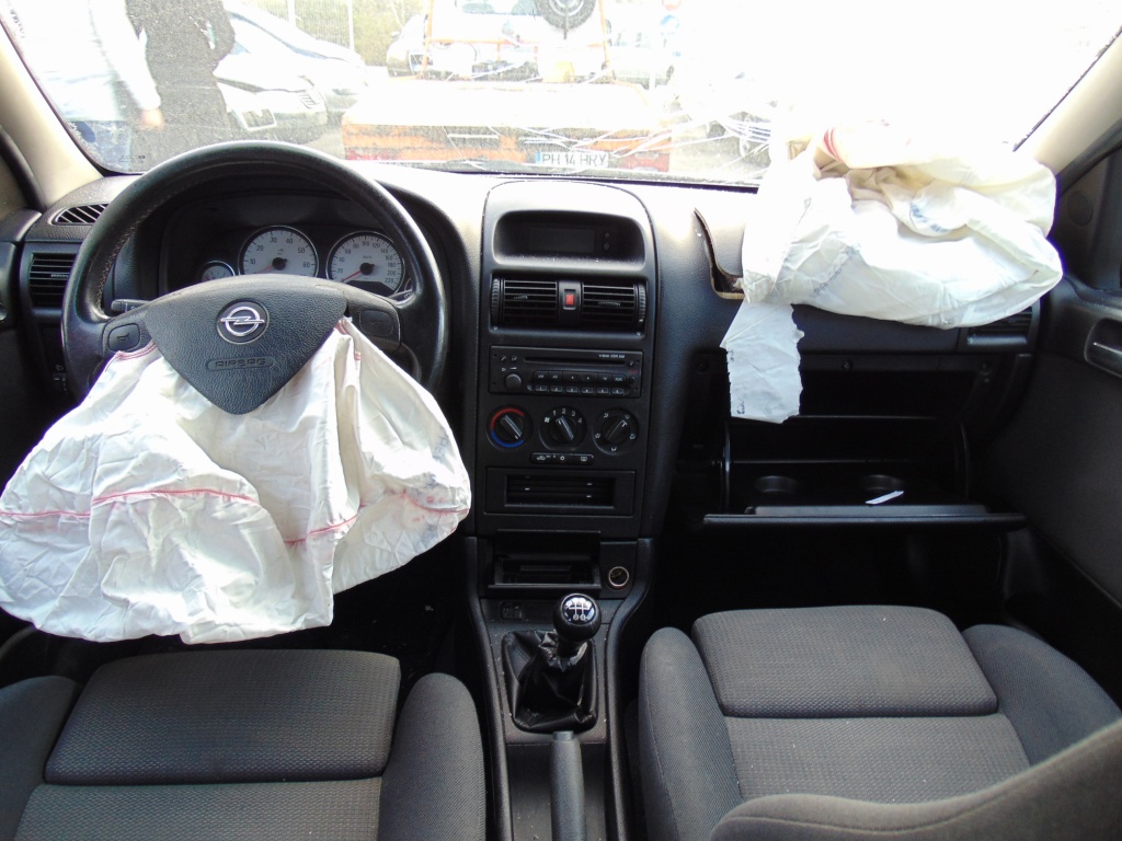 Dezmembram Opel Astra G , 1.6 i , tip mo