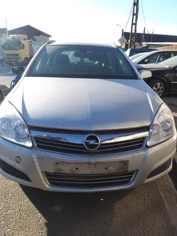 Dezmembram Opel Astra H 1.3 CDTI din 2008