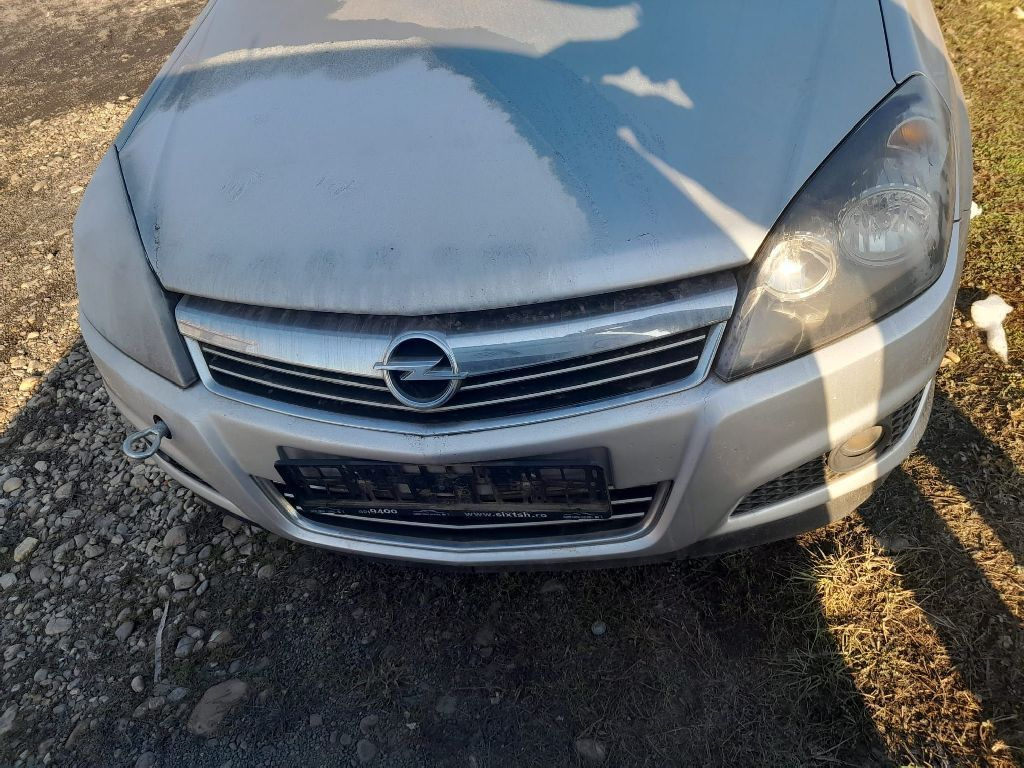 Dezmembram OPEL ASTRA H - HATCHBACK - 1.7 CDTI DIESEL