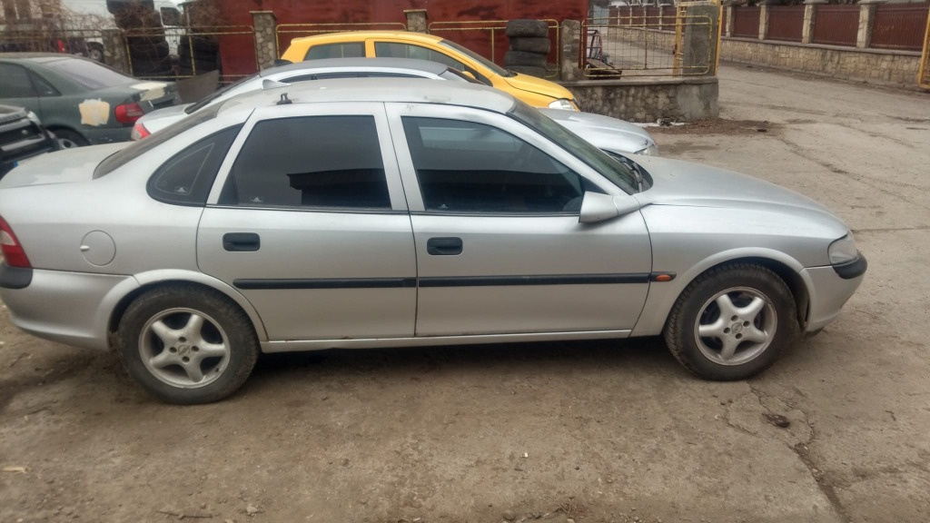 Dezmembram Opel Vectra B,1.6 BENZINA,tip