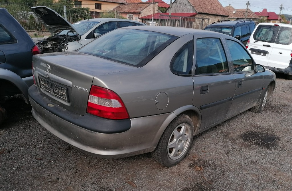 Dezmembram Opel Vectra B 1996 1.6 Benzin