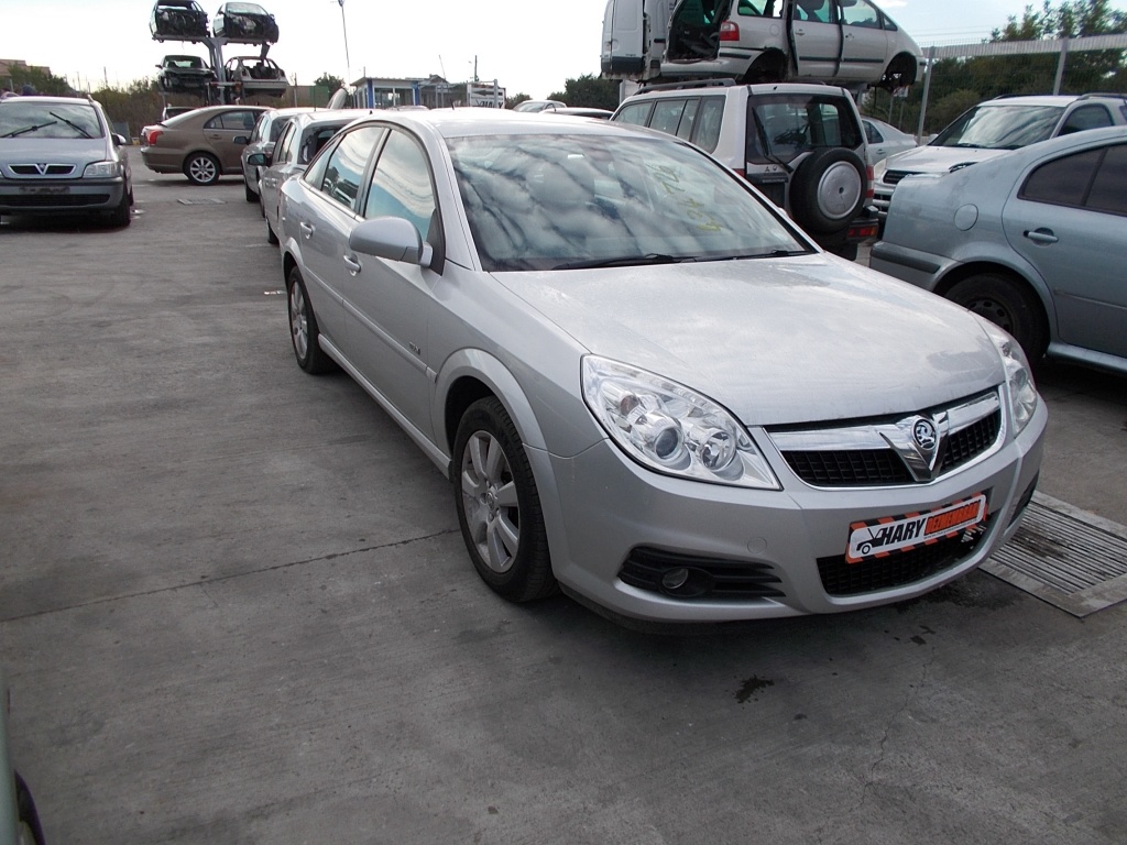 Dezmembram Opel Vectra C 1.8i