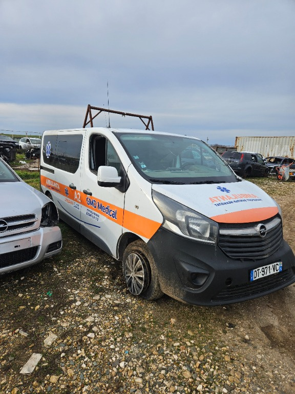 Dezmembram opel vivaro 1.6 cdti an 2016