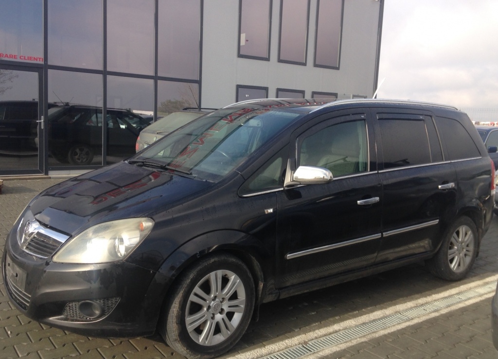 Dezmembram Opel Zafira,an fabr 2009 ,1.9 cdti cutie automata