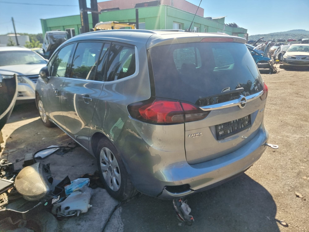 Dezmembram Opel Zafira C [2012 - 2016] 1