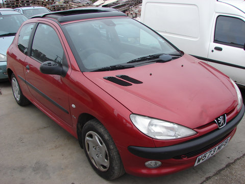 Dezmembram Peugeot 206 [1998 - 2003] Hatchback 3-usi 1.4 MT (75 hp) (2A/C)