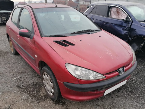 Dezmembram Peugeot 206 2004 1.1i Benzina Cod motor HFX(TU1JP) 60CP/44KW