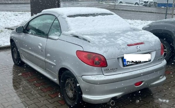 Dezmembram Peugeot 206 CC 1.6i an 2006 in Cluj
