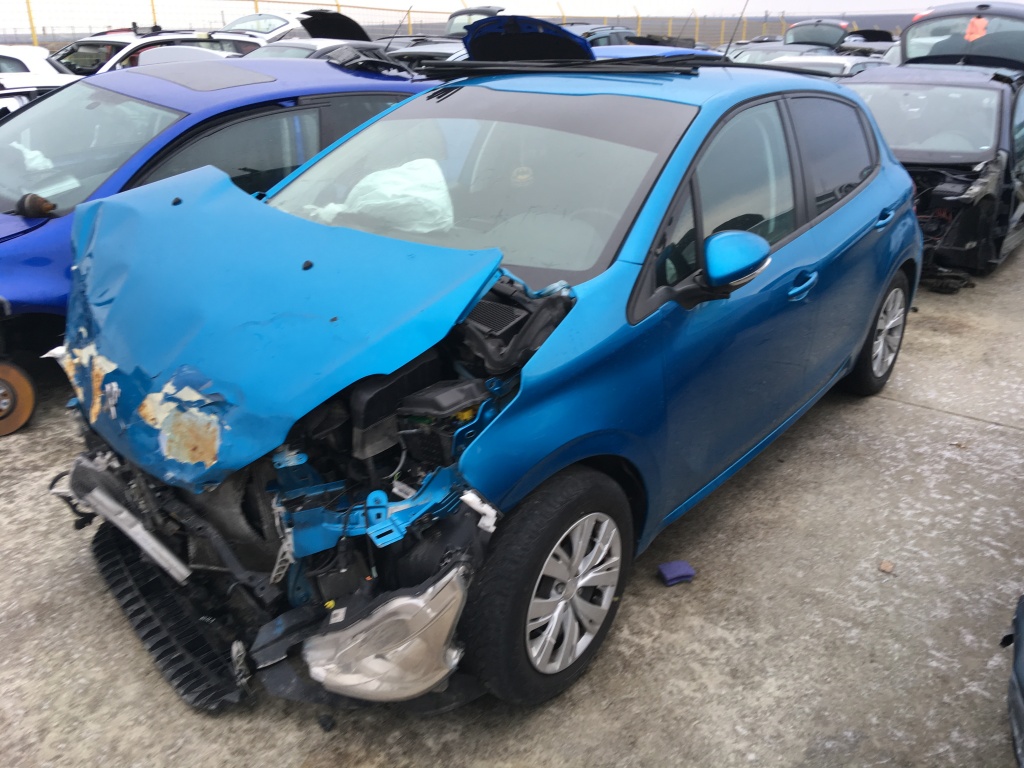 Dezmembram PEUGEOT 208 1.4 8F01 2012