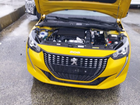 Dezmembram Peugeot 208 din 2023 , 1.2 THP Benzina , cod motor: HN05 , Galben