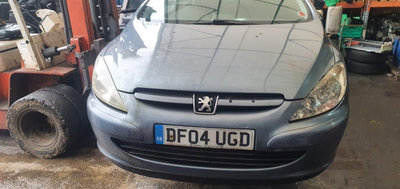 Dezmembram Peugeot 307 cc 2.0i An 2004