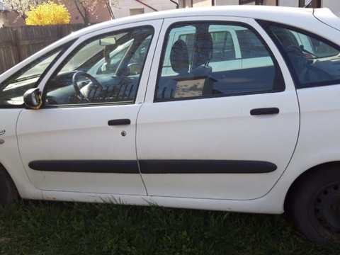 Dezmembram piese Citroen Xsara Picasso