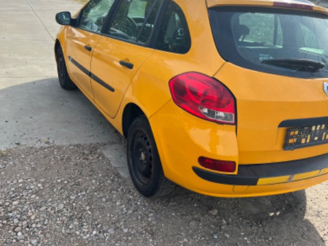 Dezmembram renault Clio 1.5 dci 2011