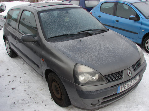 Dezmembram Renault Clio 2 [1998 - 2005] Hatchback 3-usi 1.5 DCI MT (65 hp) II (BB0/1/2_ CB0/1/2_)