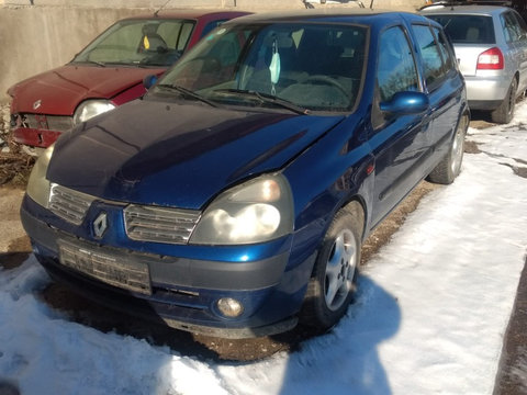 Dezmembram Renault Clio 2,hatchback,an fabricatie 2002,1.4 benzina,tip motor k4j 710,cod cutie JB1510