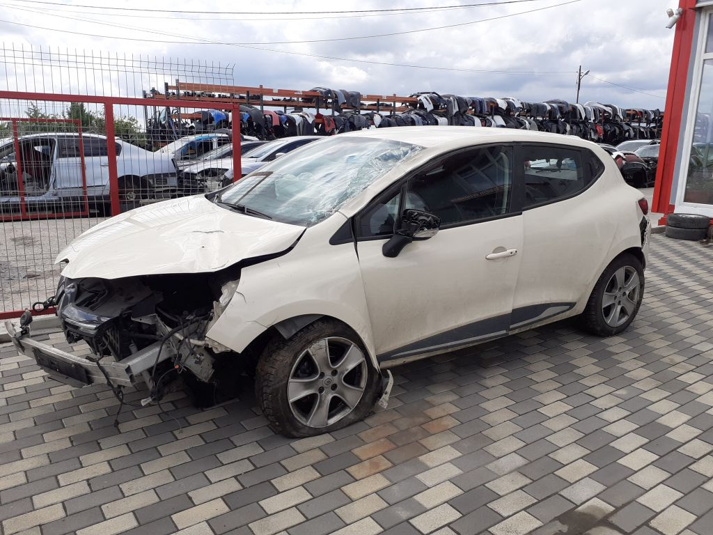 Dezmembram RENAULT CLIO IV - HATCHBACK - 0.9 TCE BENZINA