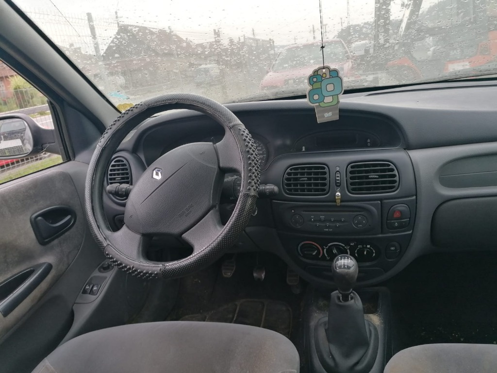 Dezmembram Renault Megane 1 2001 1.9 Dci