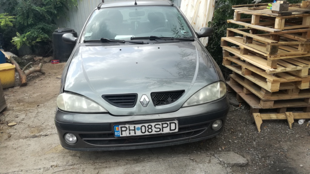 Dezmembram renault megane 1 fab 2002