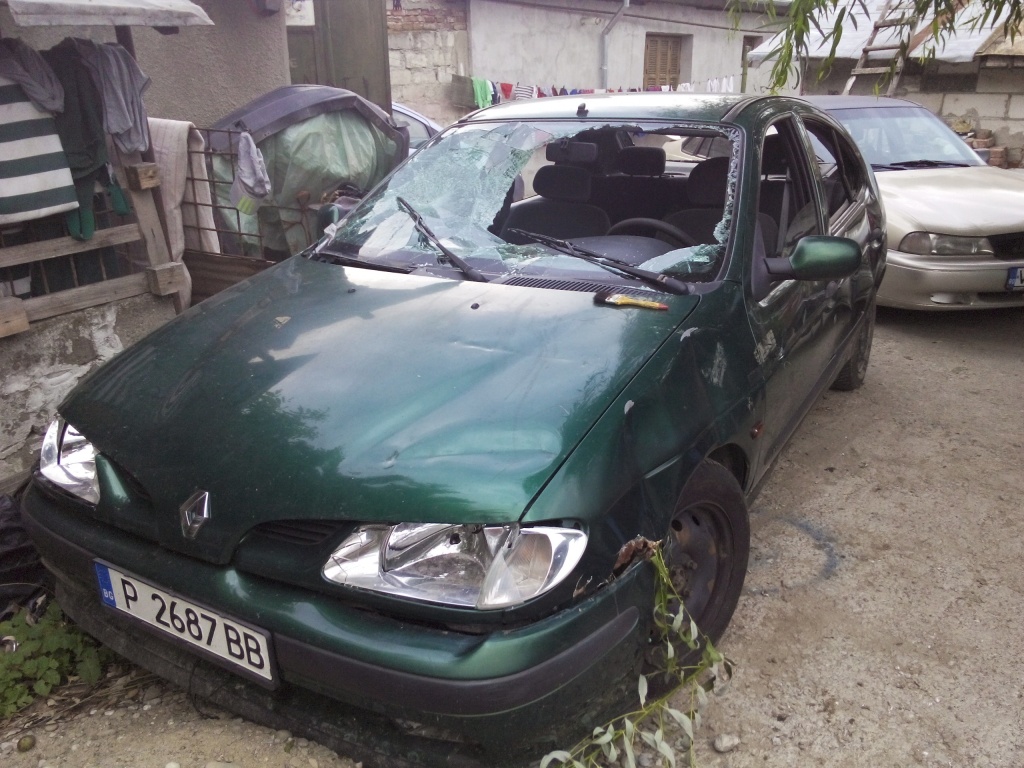 Dezmembram renault megane 1