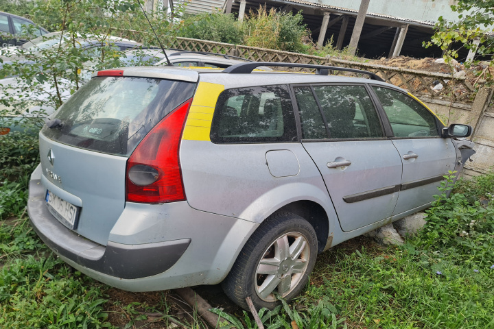 Dezmembram Renault Megane 2 [2002 - 2006] wagon 1.9 dCi MT (120 hp)