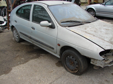 Dezmembram Renault Megane [facelift] [1999 - 2003] Hatchback 1.6 MT (110 hp) I (BA0/1_)