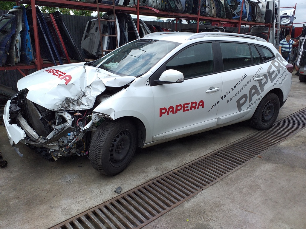 Dezmembram Renault Megane