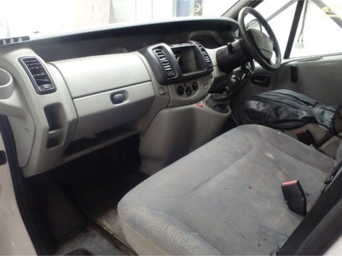 Dezmembram Renault Trafic 2005 1.9 DCI.