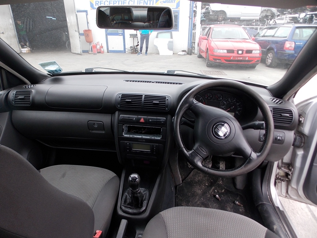 Dezmembram Seat Toledo 1.9tdi , motor ti