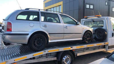 Dezmembram Skoda Octavia 1, 1.6 benzina an fabr 20