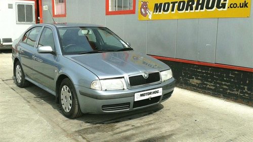 dezmembram skoda octavia 1,6 benzina din