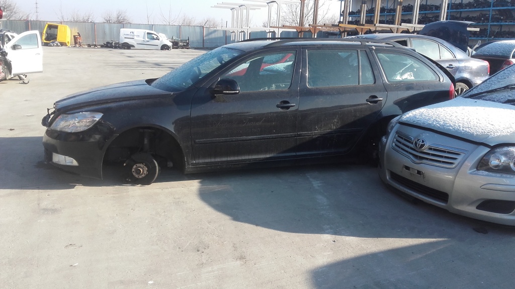 Dezmembram skoda octavia 2 facelift 2011