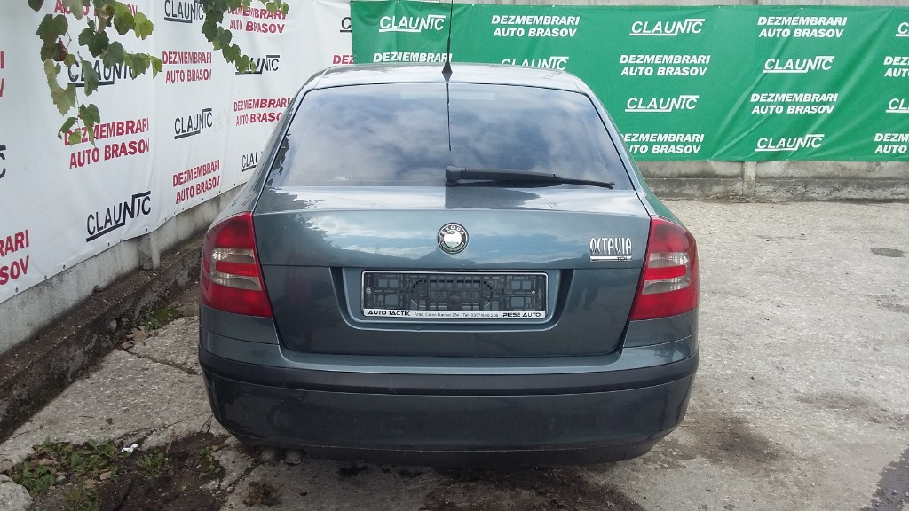 Dezmembram Skoda Octavia II 1.9 TDI BJB cod cutie GQQ