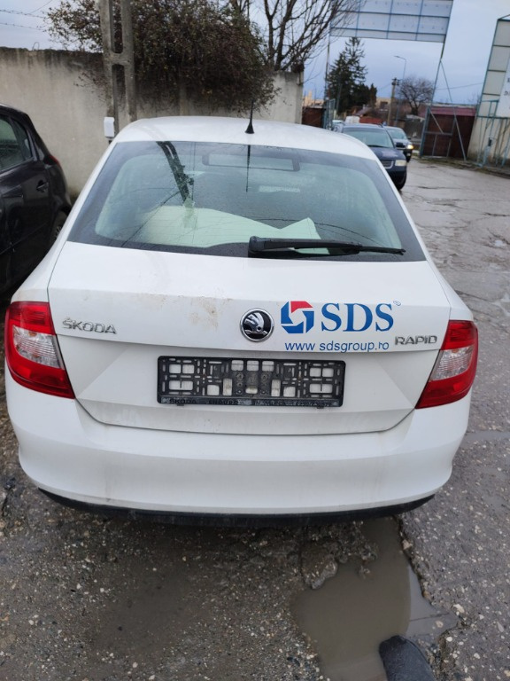 Dezmembram Skoda Rapid 1.6 TDI CAYC cod cutie MZL