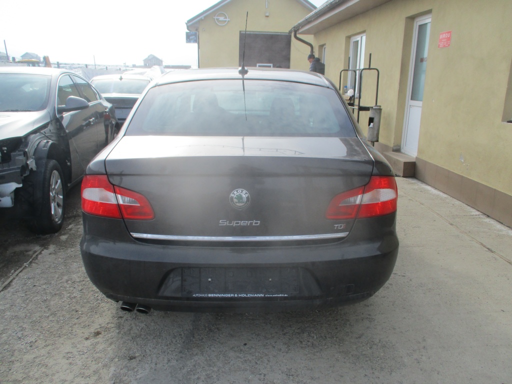 DEZMEMBRAM SKODA SUPERB 2009