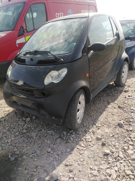 Dezmembram Smart Fortwo, an 2003, motor 600cm