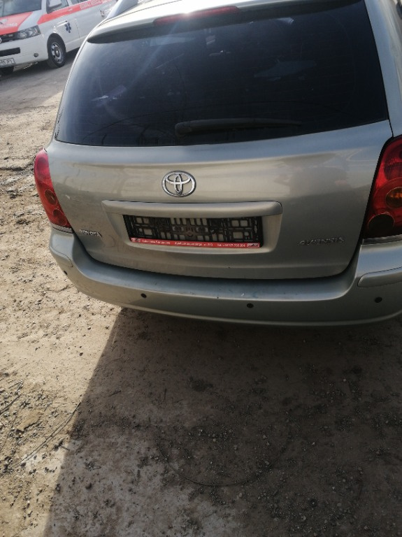 Dezmembram toyota avensis, break, 2004, 1.8 benzina