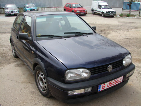 Dezmembram Volkswagen Golf 3 [1991 - 1998] Hatchback 3-usi 1.9 TDI MT (110 hp) (1H1)