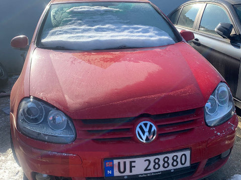 Dezmembram Volkswagen Golf 5 2005, motor BLR 2.0 FSI