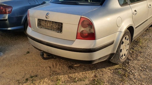 Dezmembram Volkswagen Passat din 2003