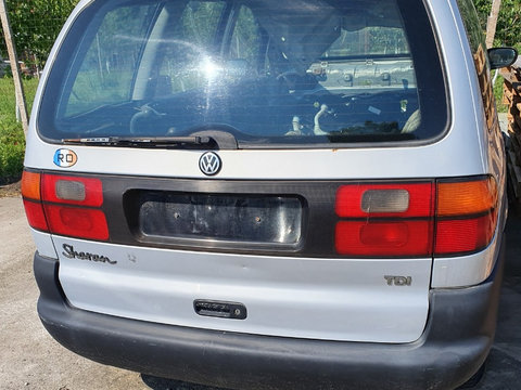 Dezmembram Volkswagen Sharan din 1996