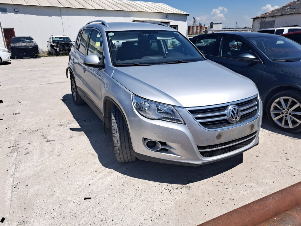 Dezmembram Volkswagen Tiguan 4x4 an 2009 cutie viteze manuala 6+1 trepte motor 2.0 diesel
