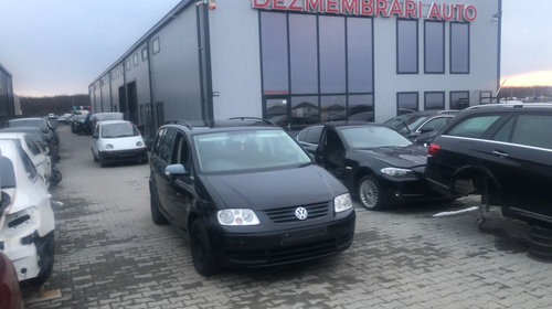 Dezmembram Volkswagen Touran 1.6 benzina