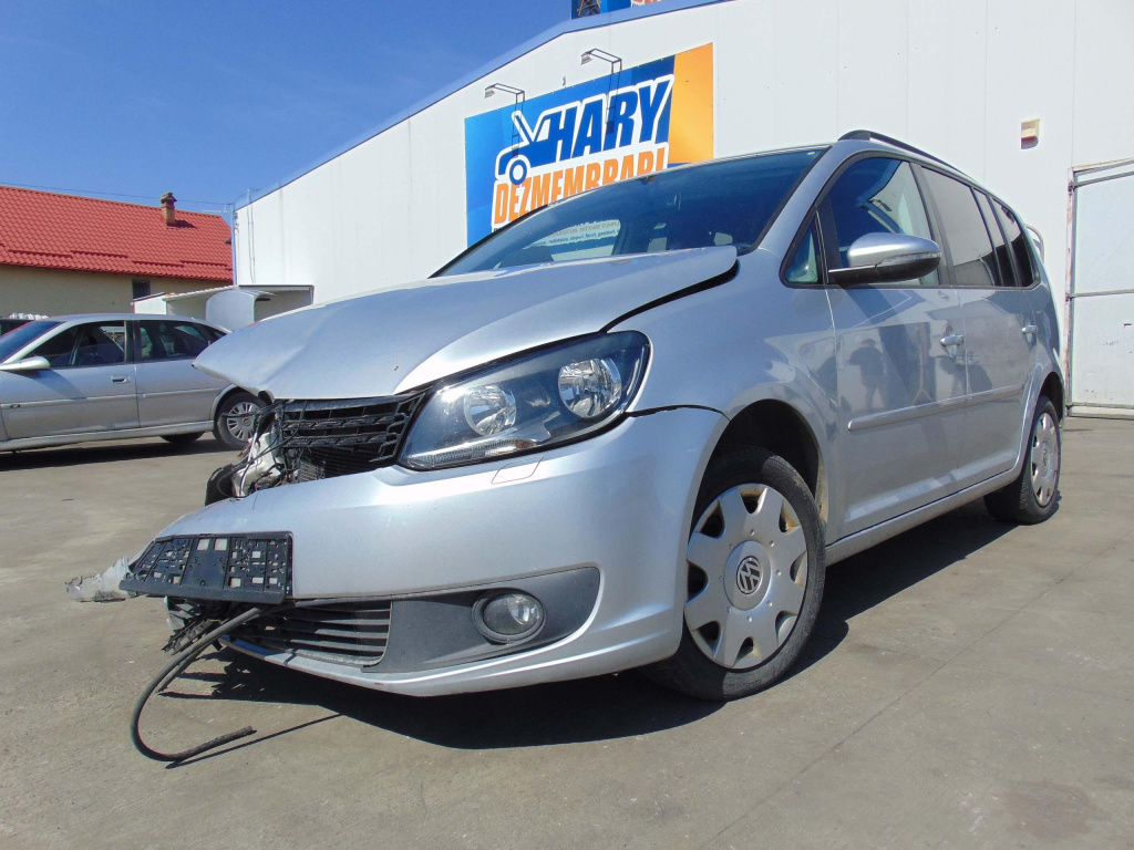 Dezmembram Volkswagen Touran, 2.0TDI, Tip motor CFHC, An fabricatie 2012