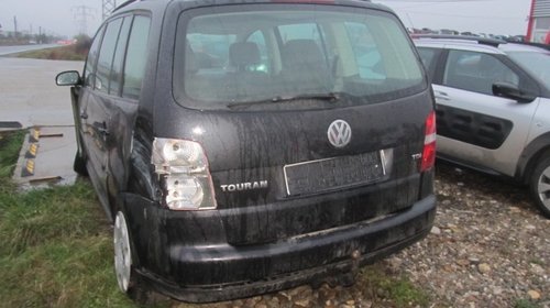 Dezmembram VOLKSWAGEN TOURAN - MONOVOLUM