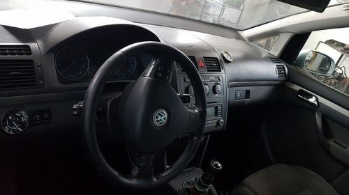 Dezmembram Volkswagen Touran