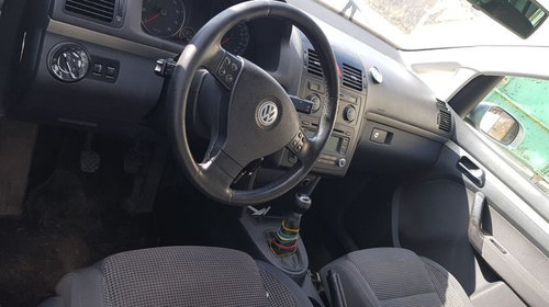 Dezmembram Volkswagen Touran