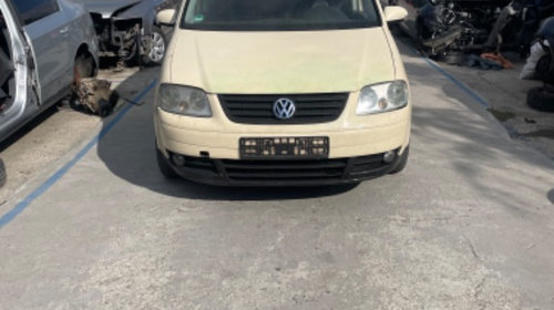 Dezmembram Volkswagen Touran